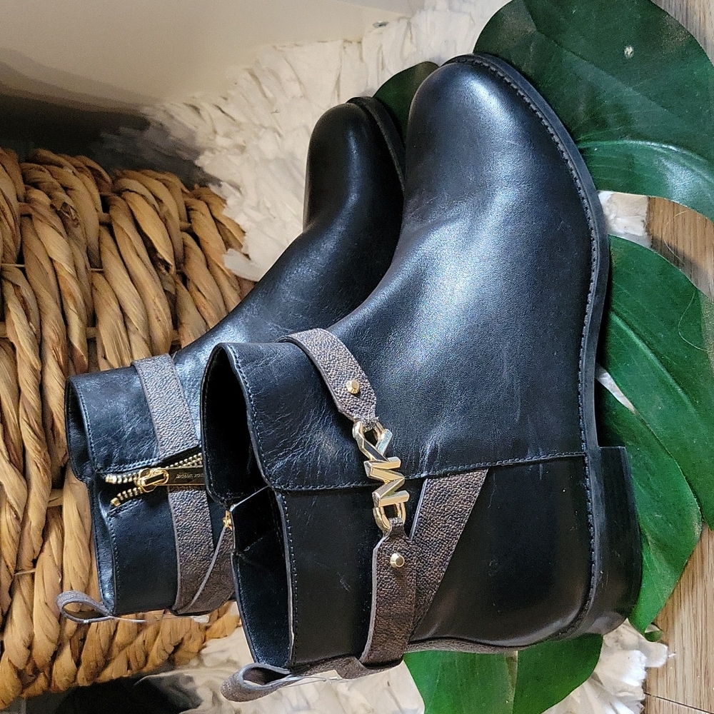 MK Women's Black Leather Ankle Booties